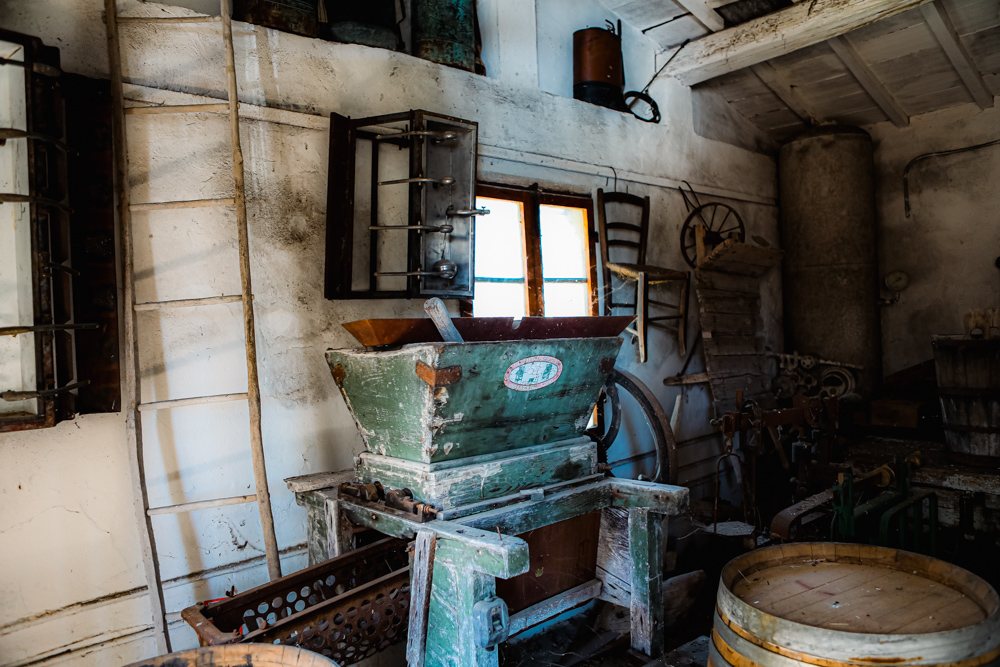 Eine alte Kelter im Keller der Fattoria