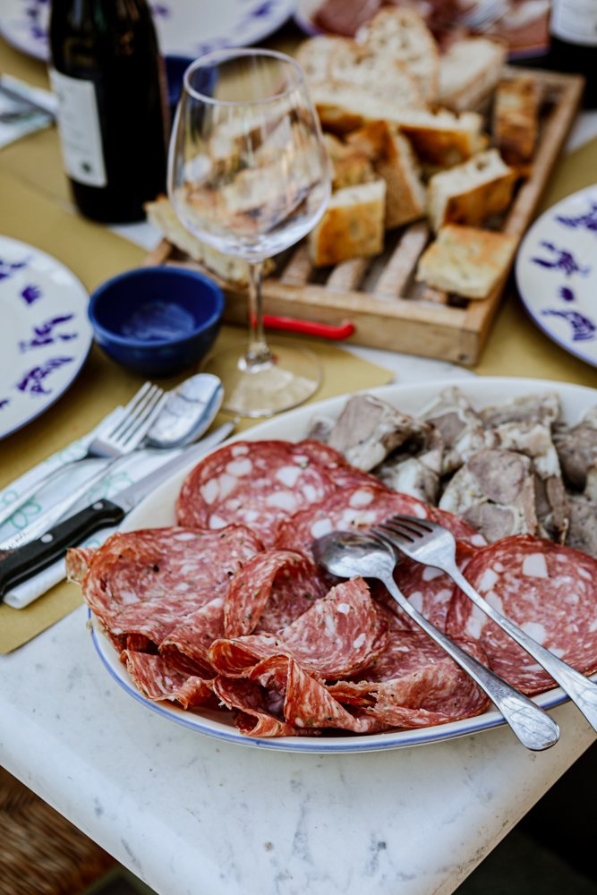 Toskanische Salumi auf der Mittagstafel