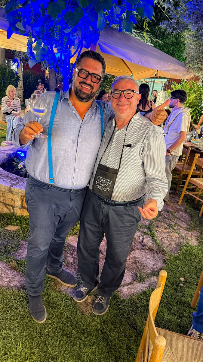 Eine Chakra-Party am Abend auf dem Weingut